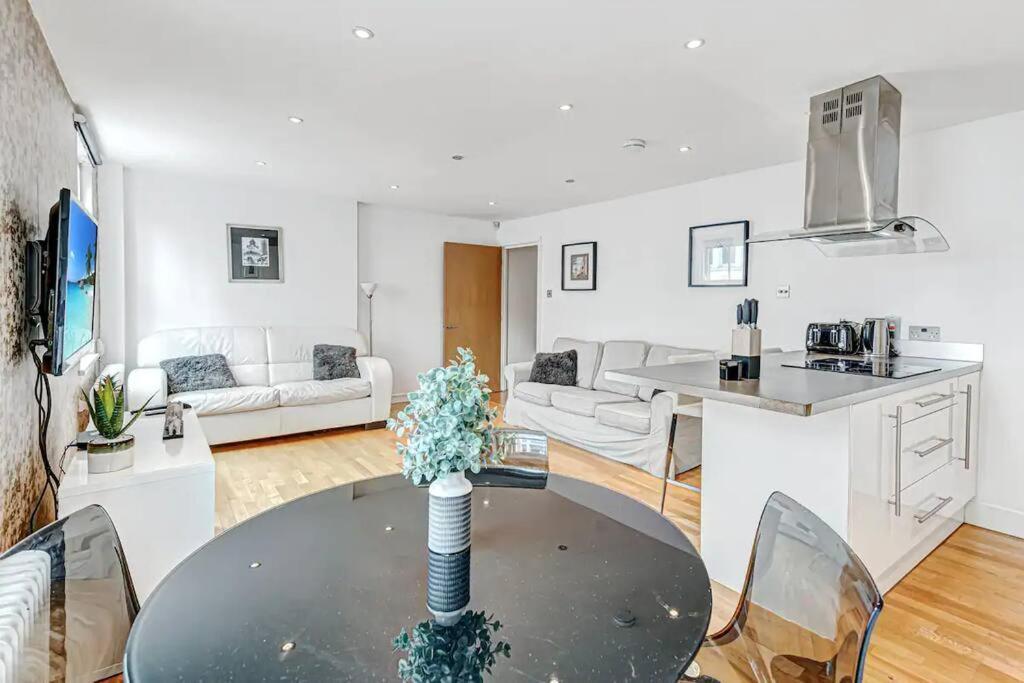 2Br Flat Next To London Eye On Lower Marsh 96A Londres Exterior foto