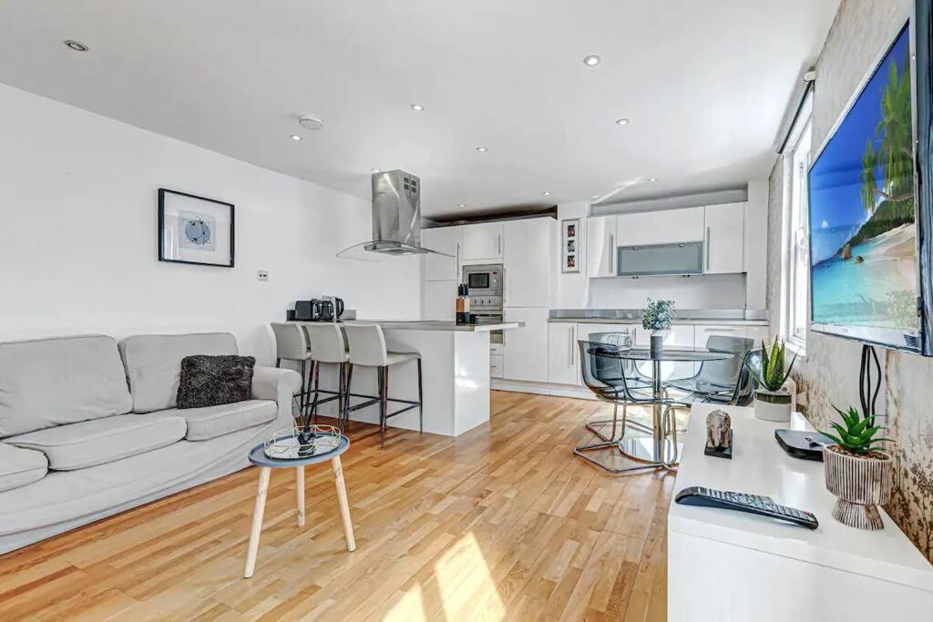 2Br Flat Next To London Eye On Lower Marsh 96A Londres Exterior foto